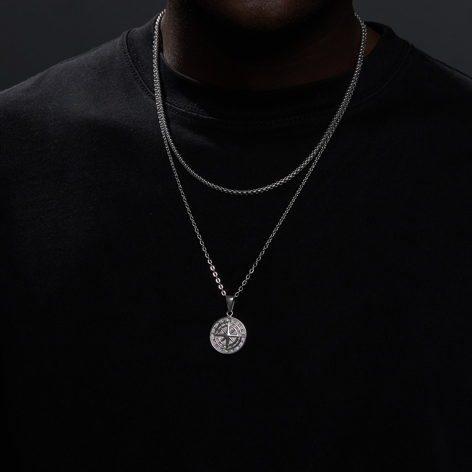 Collier pendentif boussole