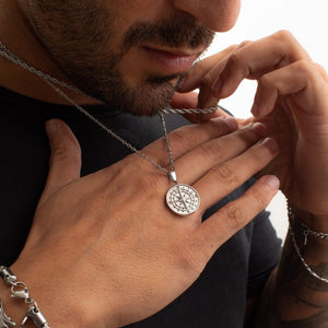 Collier pendentif boussole