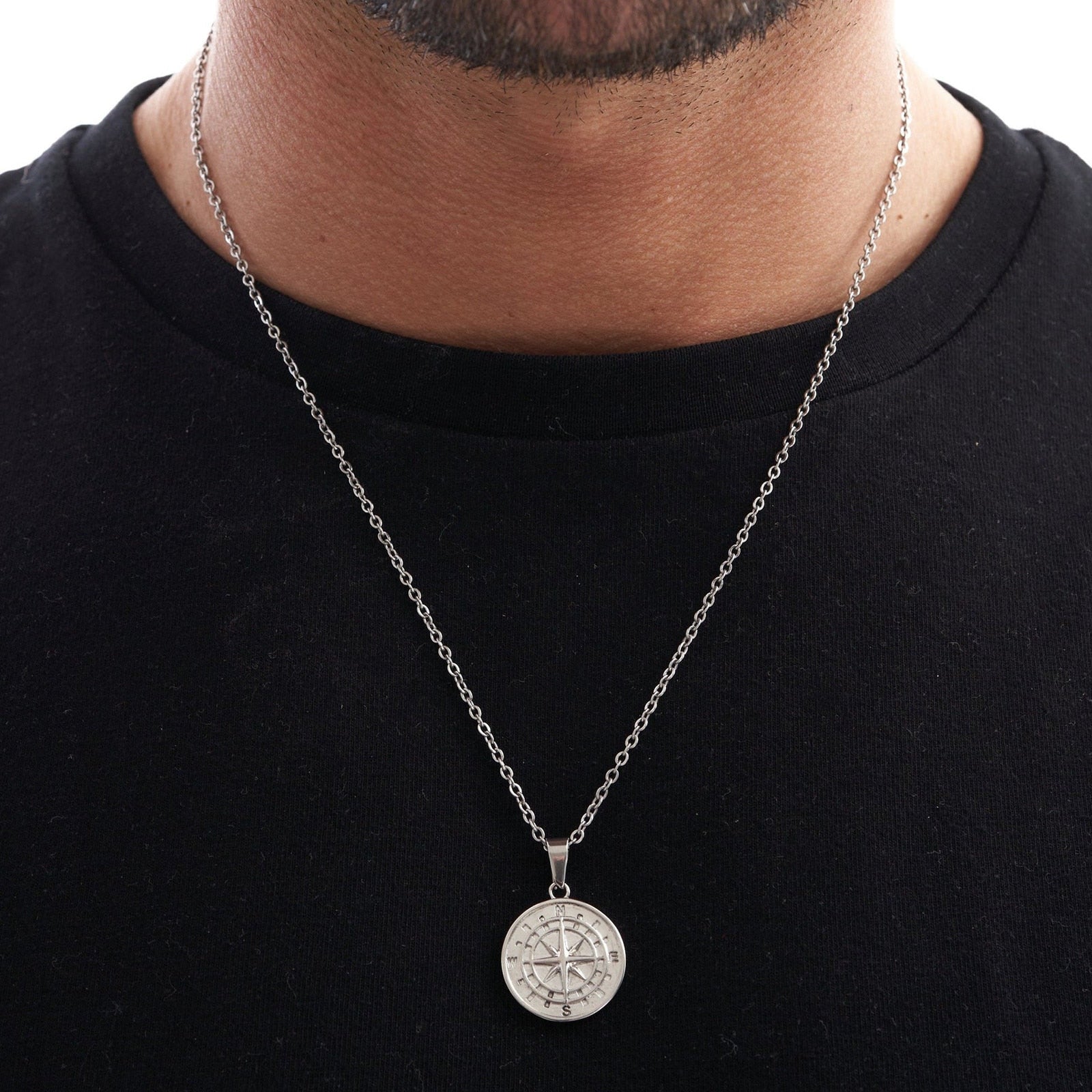 Collier pendentif boussole